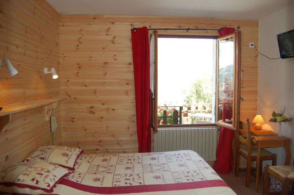 Au Bon Logis Hotel Risoul Room photo