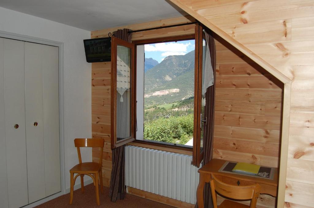 Au Bon Logis Hotel Risoul Room photo